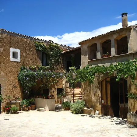 Raims Bed & Breakfast 4*